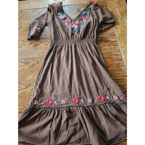 Johnny Was Dresses & Skirts - Johnny Was brown vneck embroidered boho elastic waist cotton dress sz S